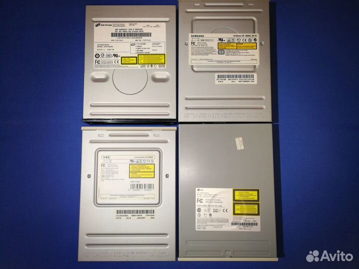 CD-привод IDE с кнопкой Play