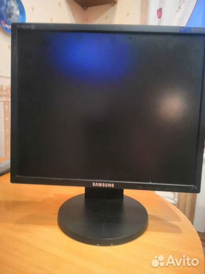 Монитор Samsung