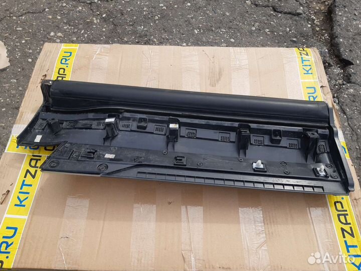 Накладка наружная задней правой двери