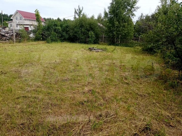 Дом 20 м² на участке 8 сот.