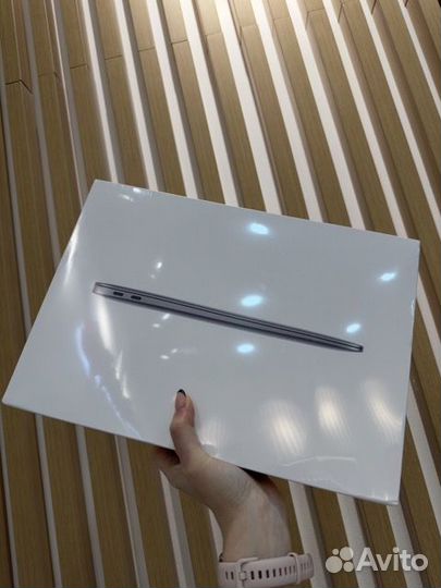 Apple MacBook Air 13 with Retina display 2020 M1