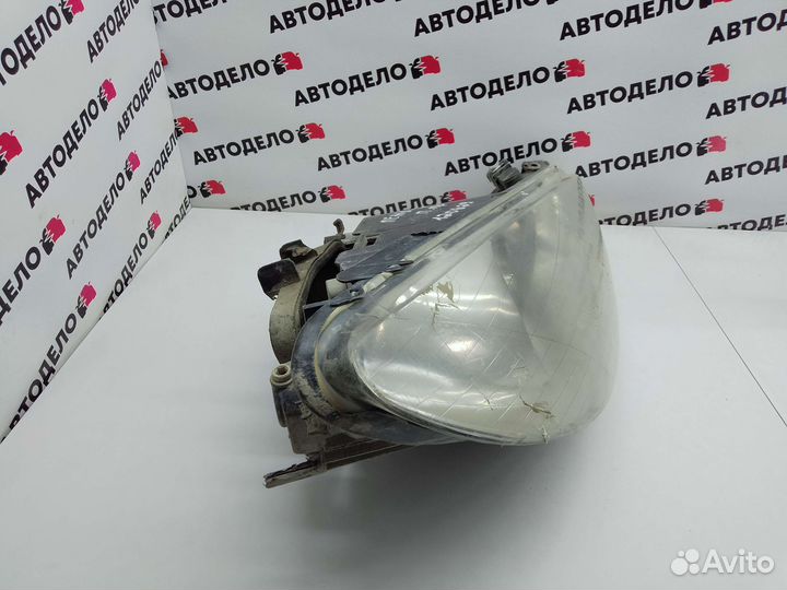 Фара правая Peugeot 206 2A/C 2001 г.в