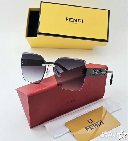 Солнечные очки брендовые