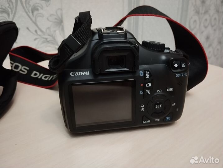 Зеркальный фотоаппарат canon