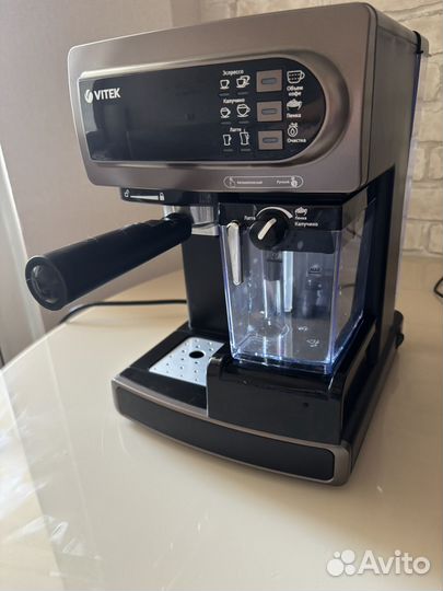 Автоматическая рожковая кофемашина Vitek