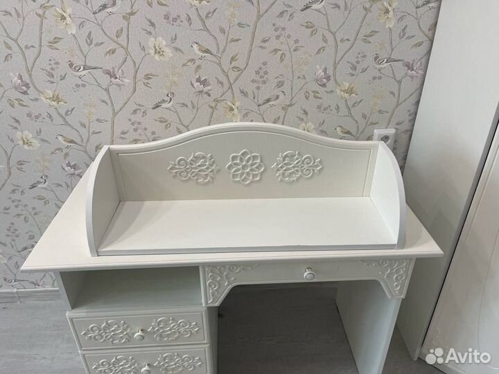 Письменный стол