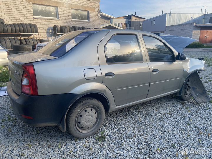 В разборе renault logan sr