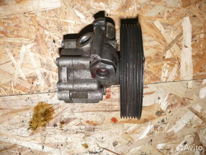 Насос гур Renault Sandero 2 stepway 2015 г 1,6 л