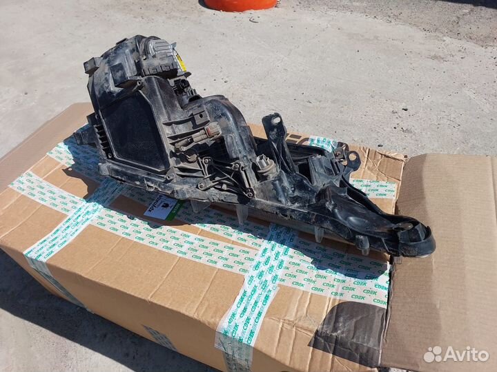 Фара левая Toyota RAV4 ксенон 13-15 8114542570