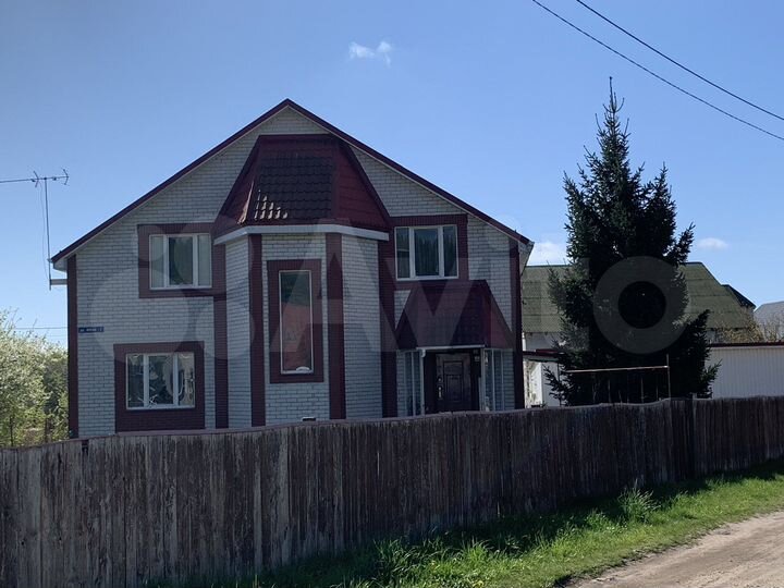 Дом 220 м² на участке 12 сот.