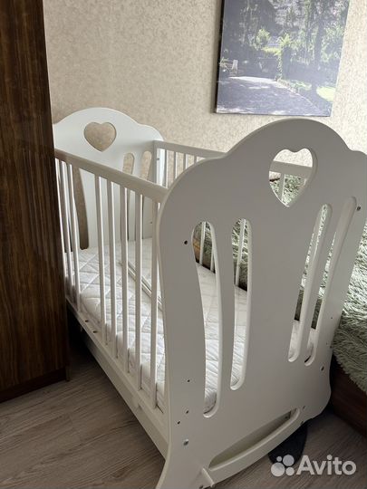 Деткая кроватка для новорожденных