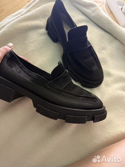 Лоферы женские