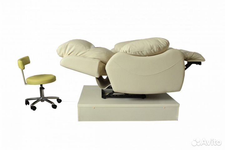 Подиум для педикюрного кресла в наличии