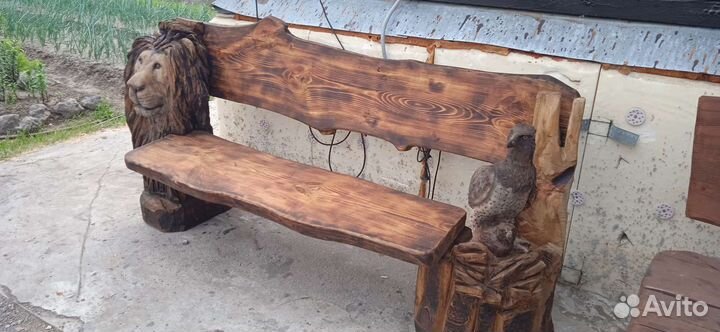 Резная скамейка