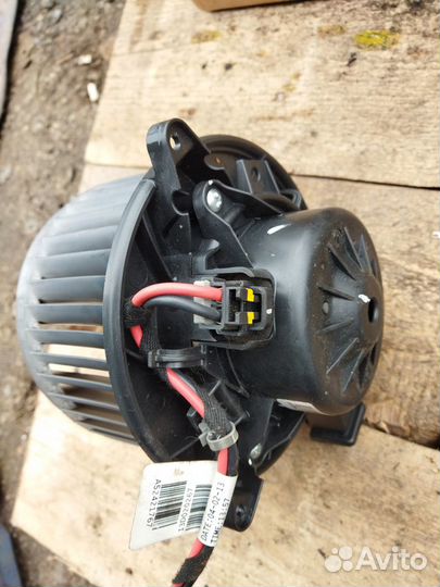 Вентилятор отопителя салона GM Cruze