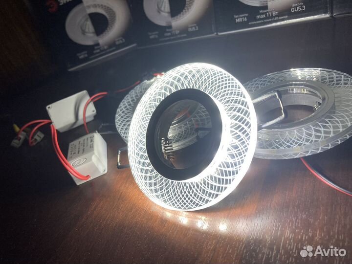 Встраиваемый светильник со светодиодной подсветкой