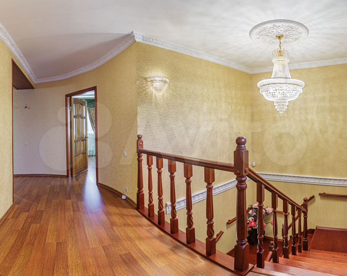 Коттедж 210 м² на участке 13 сот.