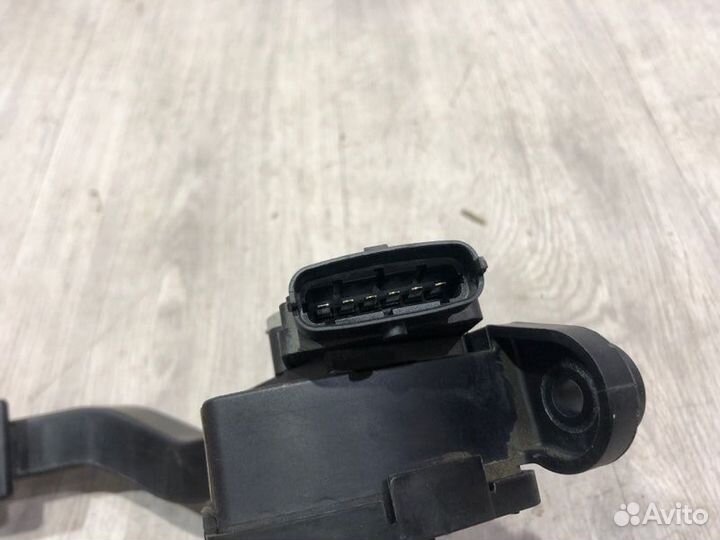 Педаль газа Kia Rio 3 G4FA 2014