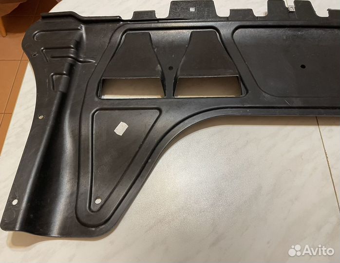 Защита двигателя VAG 3Q0 825 235 A