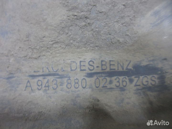 Накладка крыла правая Mercedes-Benz A9438800236