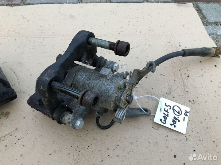 Суппорта задние на VW Golf 5