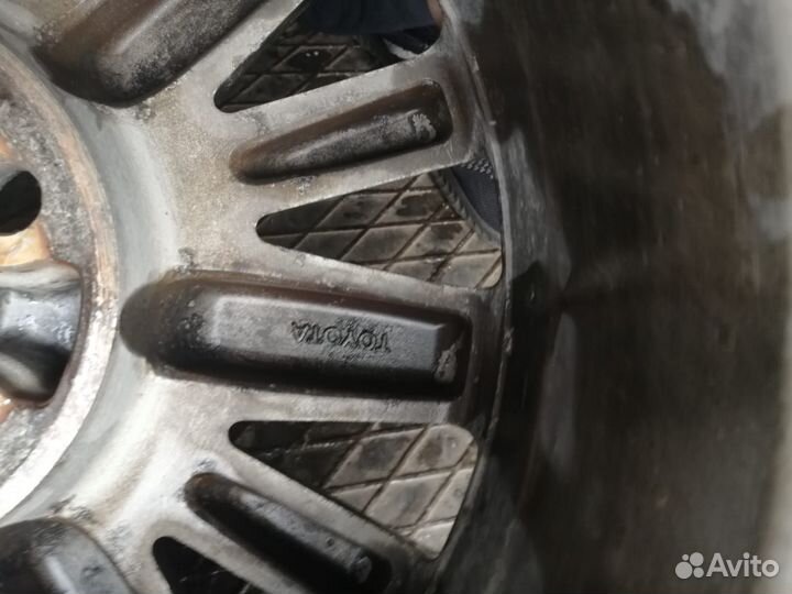 Диски литые Toyota Crown r17