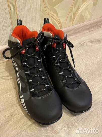 Лыжные ботинки 40 размера Spine