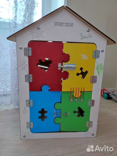 Бизиборд дом