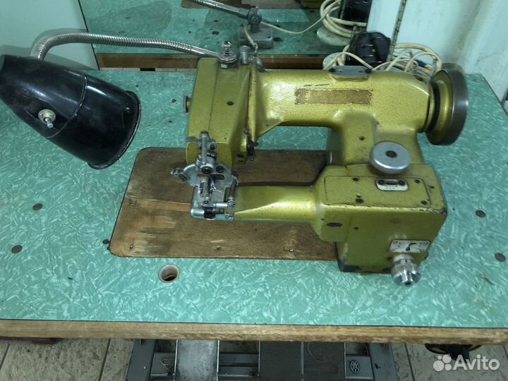 Швейная подшивочная машинка Csepel Muvek Cs790