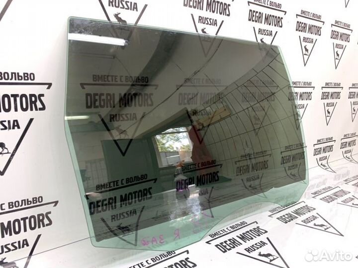 Стекло задней двери правое оригинал Volvo V70 XC70