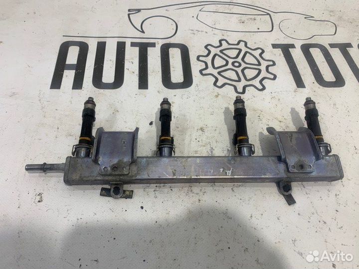 Топливная рампа с форсунками Mazda 6 GH LF 2011