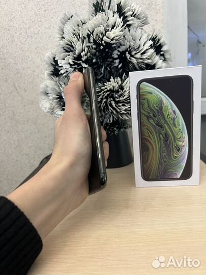 iPhone Xs, 64 ГБ