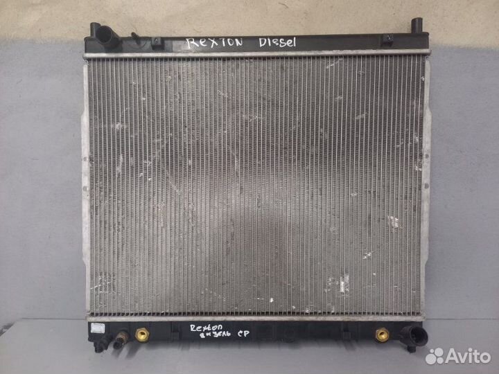 Радиатор охлаждения Ssang Yong Rexton
