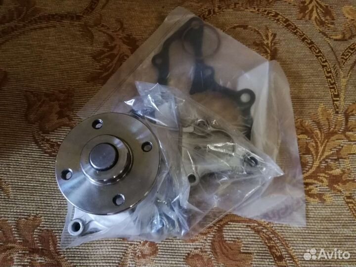 Помпа для Тойота Карина Е, Авенсис, Королла