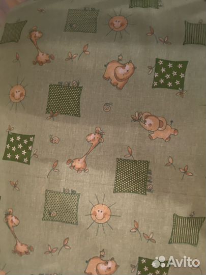 Кроватка детская с маятником