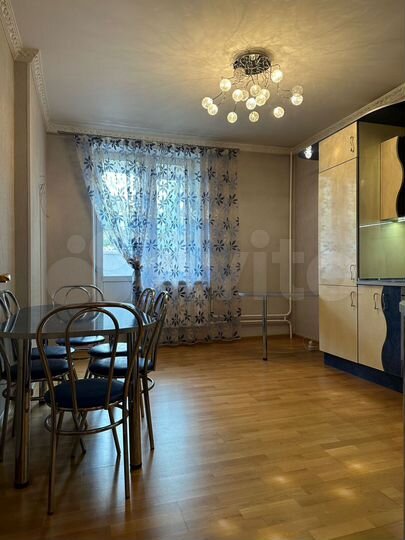 2-к. квартира, 76 м², 3/16 эт.