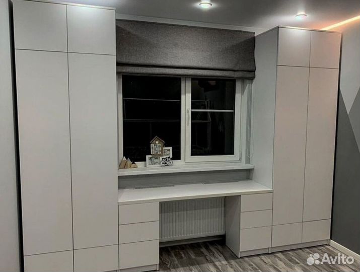 Рабочая зона у окна