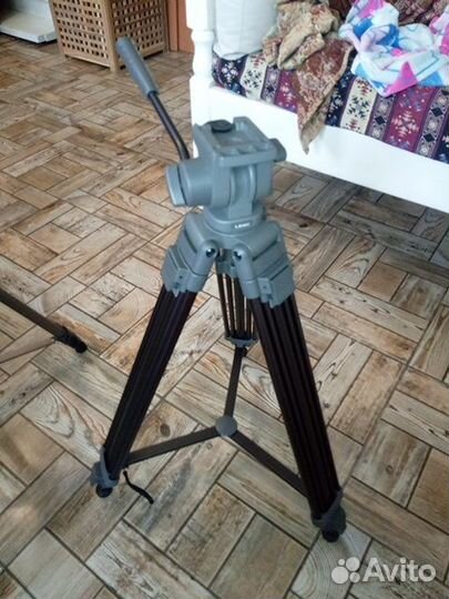 Штатив для фотоаппарата профессиональный