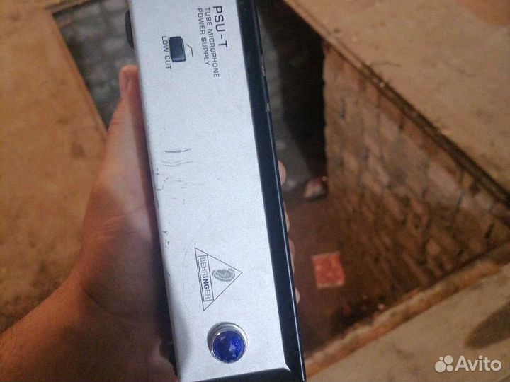 Студийный микрофон