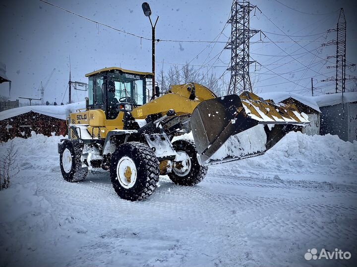 Уборка чистка вывоз снега погрузчиком