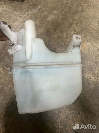 Бачок омывателя Volvo S60