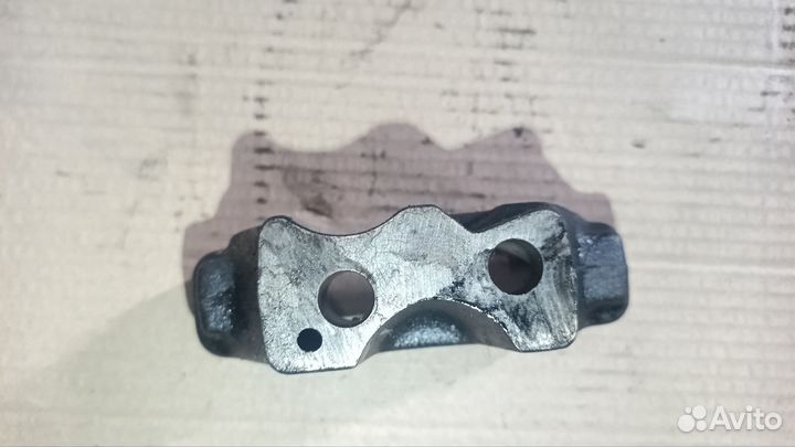 Кронштейн вала коромыслел