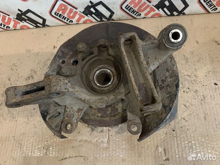 Кулак поворотный задний Nissan X-Trail T30