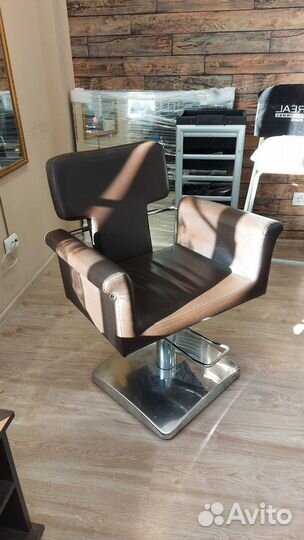 Кожаное кресло бу
