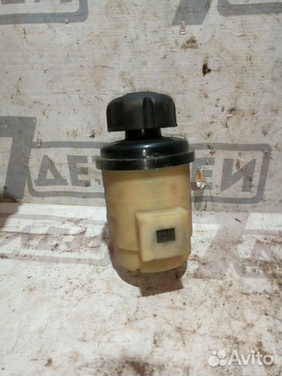 Бачок гура Hyundai Sonata 5 2.0