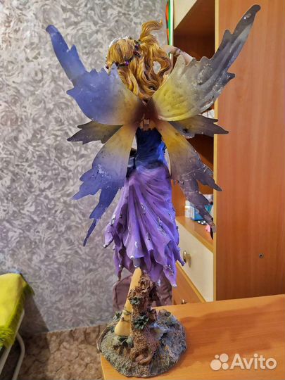 Кукла фарфоровая