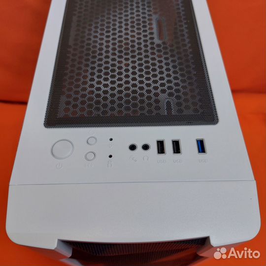 Клевый Белый Корпус для Компьютера