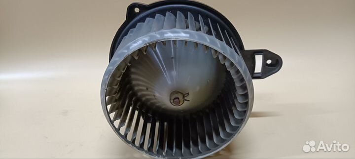 Моторчик печки VW 4b1820021b