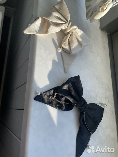 Белый черный атласный бант с жемчужинами