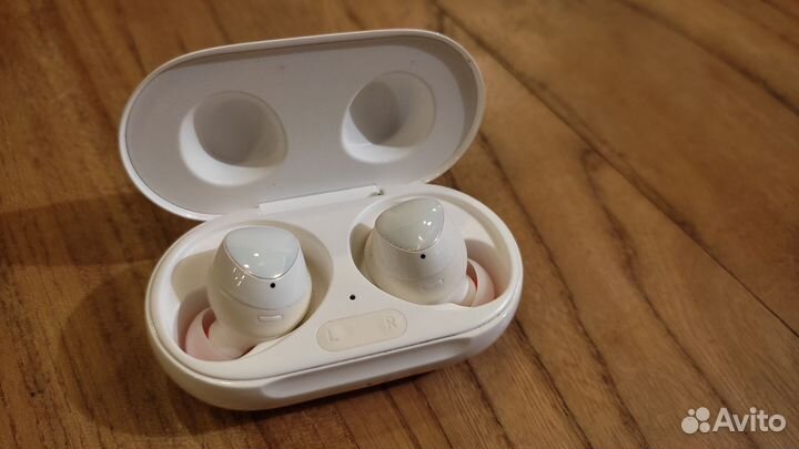 Беспроводные наушники samsung